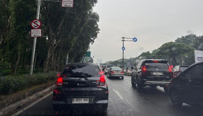 **War Parkir di Jakarta Fair 2025: Antrean Padat, Pengalaman Menarik**