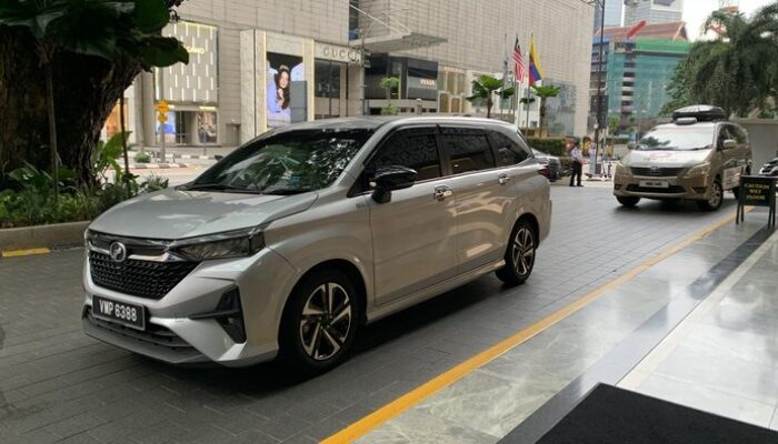 Mobil Depan-Belakang Seperti Daihatsu Xenia dengan Logo Berbeda: Kenali Moderator Berbagai Spesifikasi