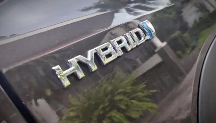 **Setelah Long Weekend, 10 Komponen Mobil Hybrid Wajib Diperiksa**
