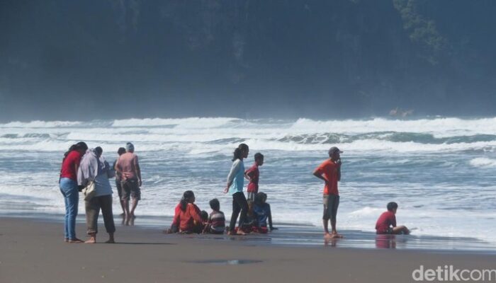 **Sultan HB X: Hindari Mandi di Pantai Parangtritis, Yuk Intip Pesona Lainnya!**