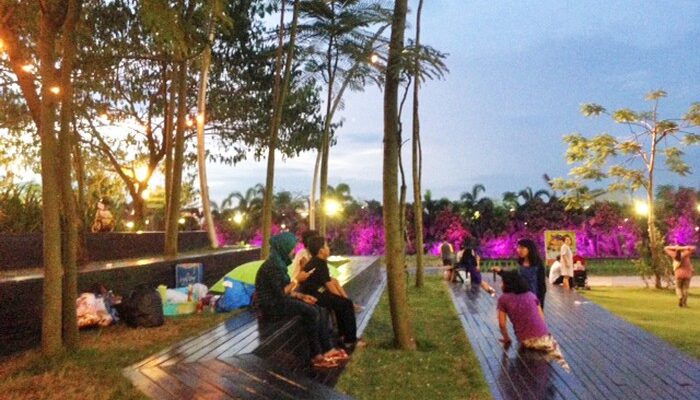 **5 Destinasi Edukatif dan Adem untuk Anak, Selain Taman Safari**