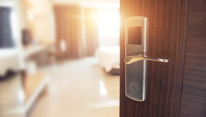 **Pesan Hotel Online, Turis Ini Terkejut Staycation di Samping Rumah Duka di Singapura**