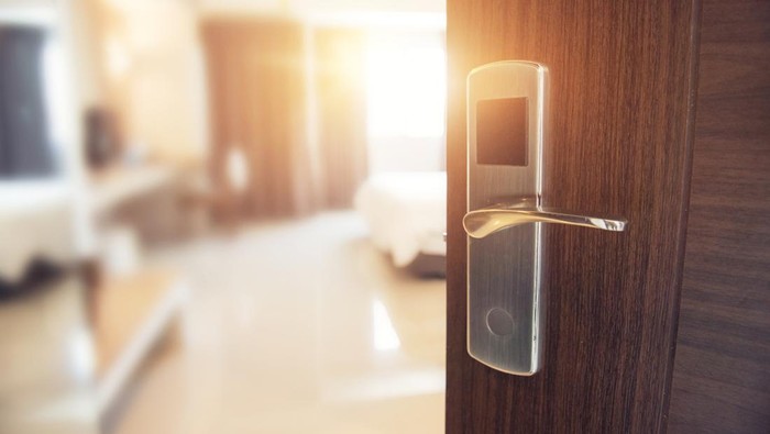 **Pesan Hotel Online, Turis Ini Terkejut Staycation di Samping Rumah Duka di Singapura**