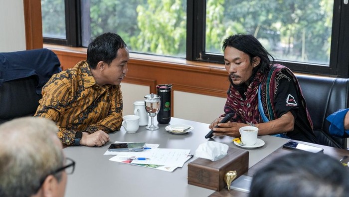 Evaluasi Keamanan Gunung Rinjani: Menhut Raja Juli Libatkan Agam dkk dalam Langkah Pencegahan