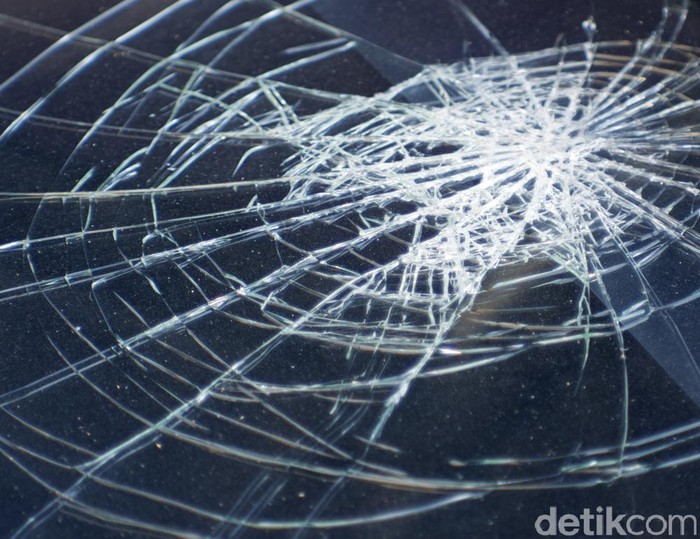 **Ngantuk Sebabkan Kecelakaan Maut, Sopir Truk Didakwa Kasus Pembunuhan**