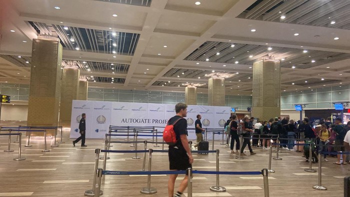 **Turis Jerman Dideportasi dari Bali, Langgar Izin Tinggal 2,5 Bulan**