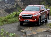 Ini Jawabannya, Alasan Mobil Pertambangan Pakai Antena Panjang: Spesifikasi dan Teknologi Isuzu Astra