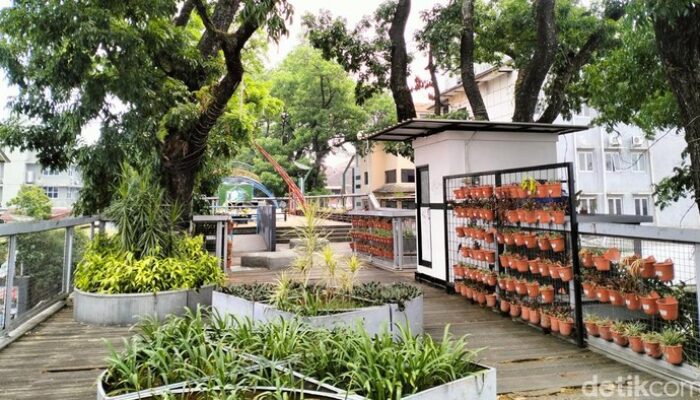 Teras Cihampelas ‘Warisan’ Ridwan Kamil – Mitos atau Kenyataan?