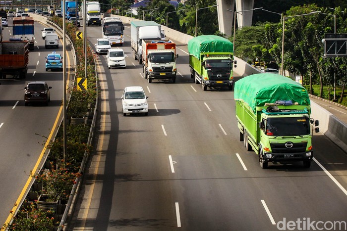 Miris! Truk ODOL Masih Marak, Sopir Sering Kena Pungli, Ini Fakta yang Harus Diketahui