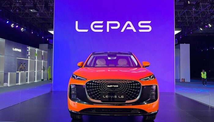 **Mengenal Arti Nama ‘Lepas’, Merek Mobil China yang Bersiul di Indonesia**