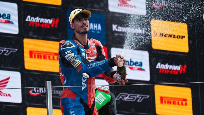 **Pebalap Muda Meninggal Dunia Usai Kecelakaan, Rider MotoGP Berduka**