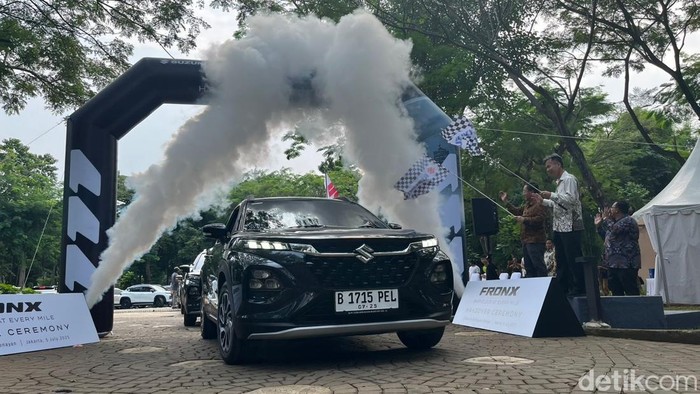 Suzuki Fronx: Varian Termahal Paling Diburu di Tengah Krisis Bahan Bakar