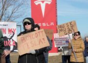 Tesla Babak Belur: Mobil Murah Tak Kunjung Datang, Konsumen Kabur – Update 1