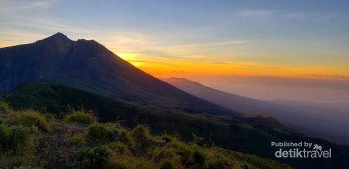7 Lokasi Sunrise Lebih Spektakuler dari Bromo - Update 1