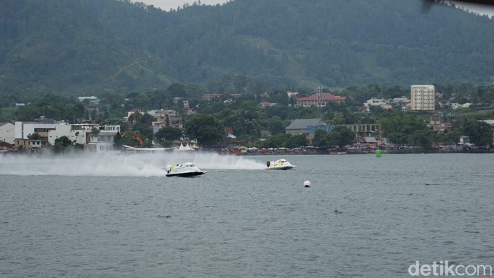**Danau Toba Bakal Punya Pantai? 22 Km Keindahan Baru Menanti!**