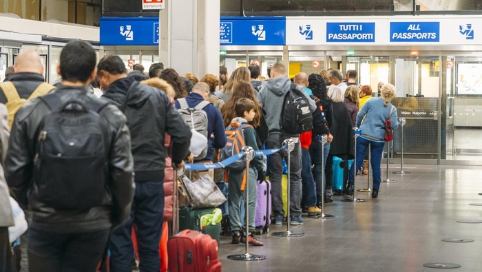 Bandara Madrid Terkaget-Kaget, Tak Siap Hadapi Lonjakan Wisatawan