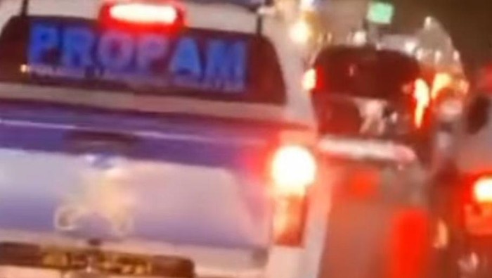 Anak di Bawah Umur Menyetir Mobil Dinas, Apa yang Terjadi?