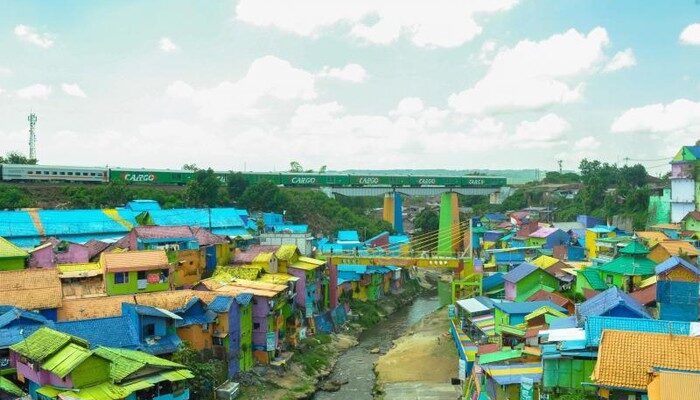 7 Fakta Mengejutkan Kampung Warna-Warni Jodipan yang Bikin Turis Asing Kagum!