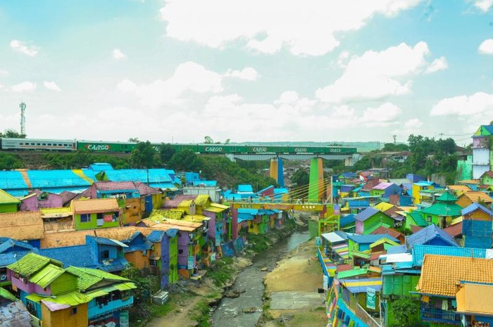 7 Fakta Mengejutkan Kampung Warna-Warni Jodipan yang Bikin Turis Asing Kagum!