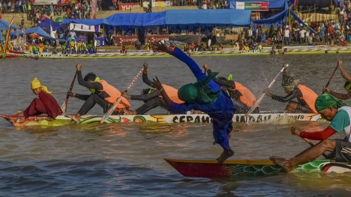 **Netizen Sentil Menpar, Pacu Jalur Viralnya Level Dewa Kok Gak Diangkat?**