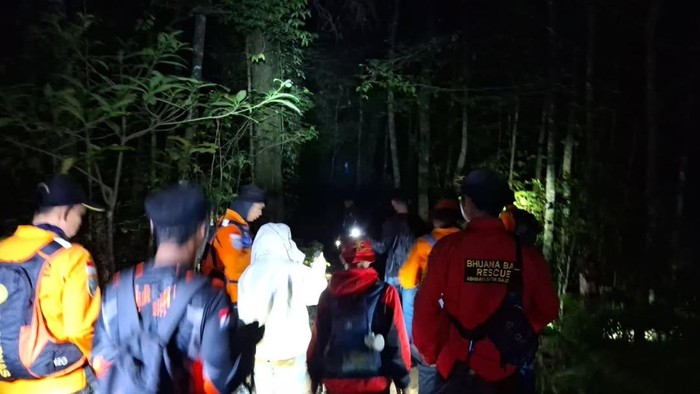 **Ibu-Anak Tersesat di Gunung Batukaru: Kisah Survival dan Keindahan Alam Nusantara**