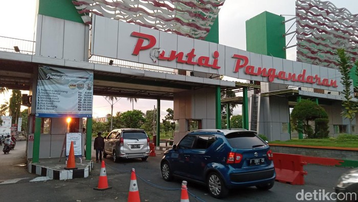 Ulah Oknum Diduga Bikin Tiket Masuk Palsu ke Pantai Pangandaran: Kenapa Kepercayaan Wisatawan Terpatahkan?