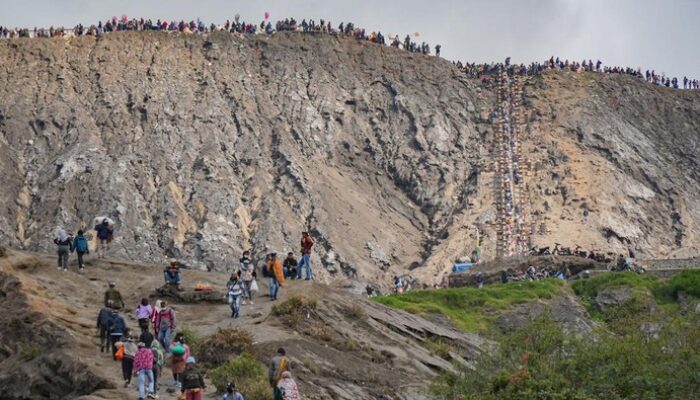 **Mendaki Gunung: Perubahan Menakjubkan dari Dulu hingga Kini, Berdasarkan Cerita Pemandu Profesional**