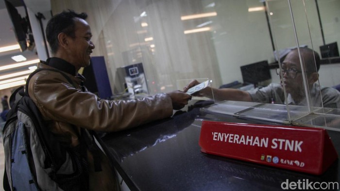 Mau Ikut Pemutihan Pajak Kendaraan tapi Tidak Punya KTP Asli? Ini Solusinya!