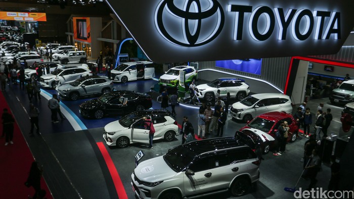 **Menperin Minta Toyota, Suzuki, dan Daihatsu Stabilkan Harga dan Kunci PHK**