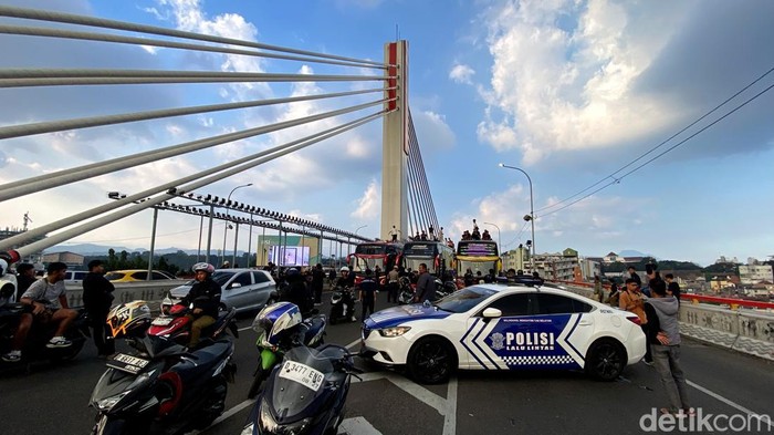 Didemo Pelaku Wisata, Gubernur Dedi: Study Tour Itu Piknik Eksotis di Jawa Barat
