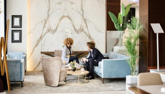 *Royalti Lagu di Hotel, Kafe, dan Resto di Mataram, Apakah Segitu Ketatnya?*