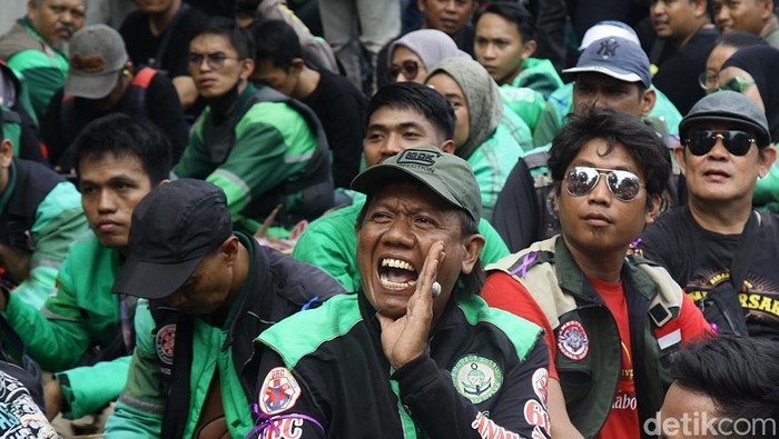 Ojol Ancam Serbu Gedung DPR RI, Ribuan Peserta Jadikan Protes Ini Heboh!