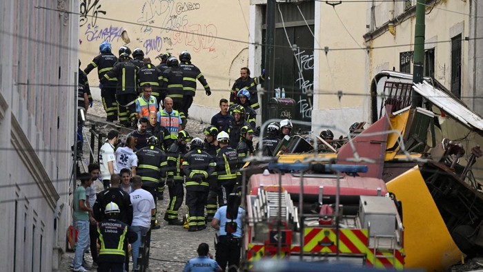 **Ngeri! Kereta Gantung Ikonik di Lisbon Tergelincir, 15 Wisatawan Tewas**