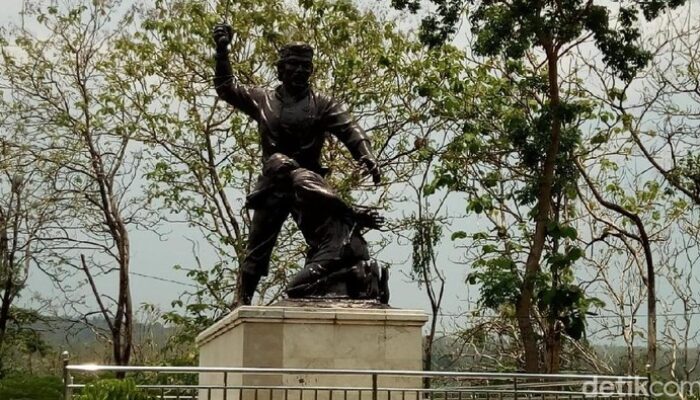 “Menengok Sejarah Kelam PKI di Monumen Kresek Madiun: Wisata Hitam yang Menggugat Kedalaman Sejarah Indonesia”