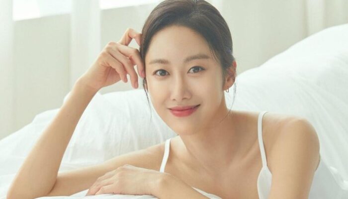 **Duh…, Jeon Hye Bin Kecopetan Saat Liburan di Bali, Kartu Kredit Digasak**