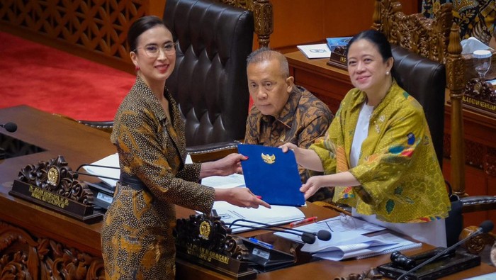 **UU Kepariwisataan Disahkan DPR, Manajemen Risiko Jadi Catatan: Wajib Diketahui oleh Pencari Petualangan!**