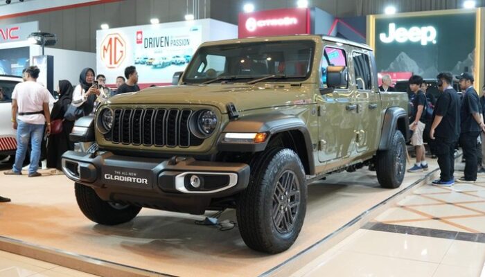 “Jeep Gladiator Sport dan Rubicon Resmi Meluncur di RI, Harga Menyentuh Rp 2,6 Miliar!”