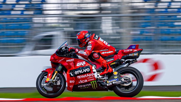 'Kutukan' Berlanjut, Marc Marquez Crash di MotoGP Mandalika 2025: Analisis Performa dan Teknologi