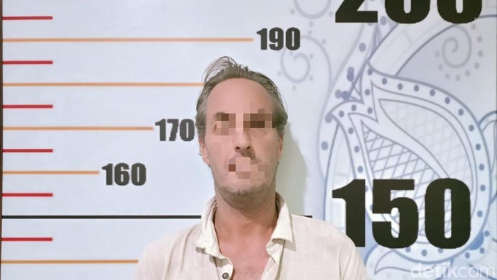 **Pengalaman Menegangkan di Ubud: Bule Selandia Baru Ditangkap Imigrasi karena Minum Tanpa Bayar**