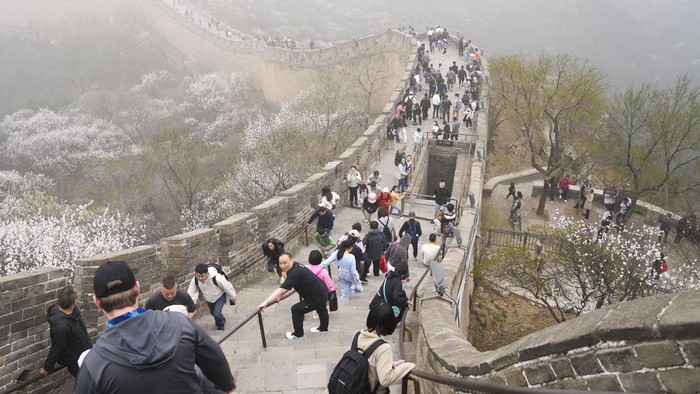 Dua Turis Ditangkap Setelah Menulis Nama di Tembok Besar China