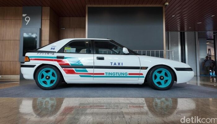 “Mazda Astina Arif Brata Bangkit Lagi, Kini Mirip Taksi Jepang Asli!” : Mobil Klasik yang Menjadi Sensasi Baru di Dunia Otomotif!