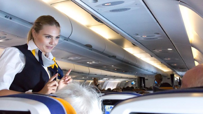 Pramugari: Jangan Pakai Sandal Jepit di Pesawat, Inilah Alasannya!