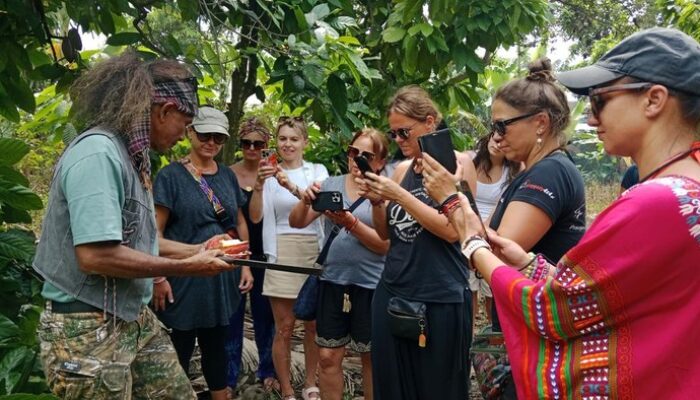 Buatan Sendiri: Bule-bule di Lombok Timur Malah Asyik Bikin Cokelat di Agrowisata Kakao