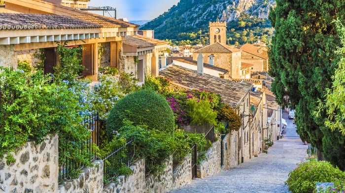 **Palma Batasi Turis Nakal, Larang Perahu Pesta di Pesisir**