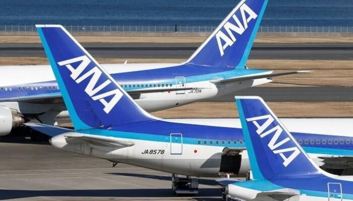 **Pesawat Jepang Senggol Lampu Landasan Bandara, Putar Balik Setelah 1 Jam: Kisah Menegangkan di Bandara Haneda**