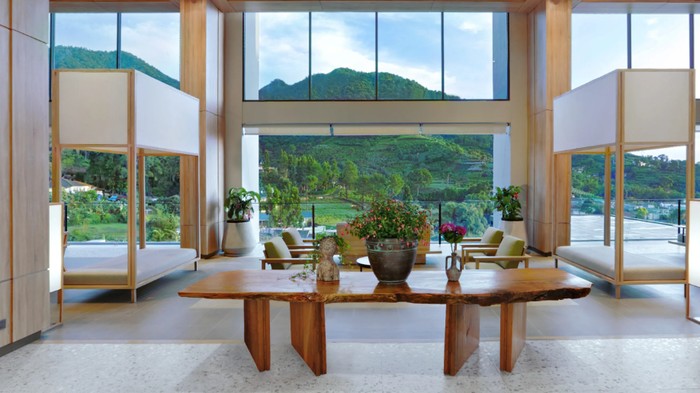 **Grand Aston Puncak: Pesona Eksotis dengan Pemandangan Gunung Memukau**