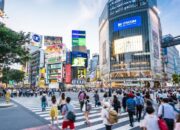 “Tren Liburan Baru di Jepang: Ketika Turis Asing Membuat Negara Ini Berubah”