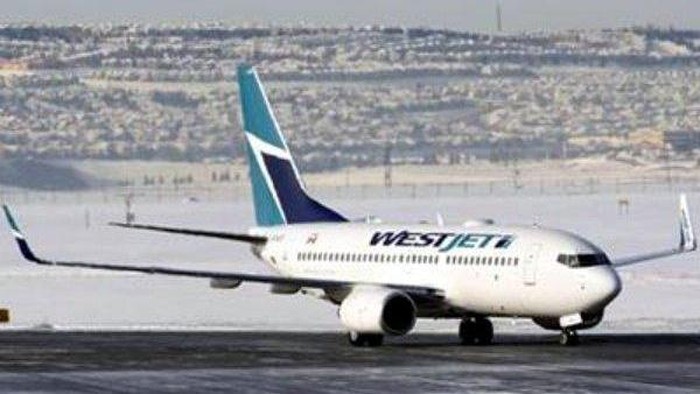 **WestJet, Maskapai yang Aneh: Penumpang Mau Rebahkan Kursi Malah Disuruh Bayar!**
