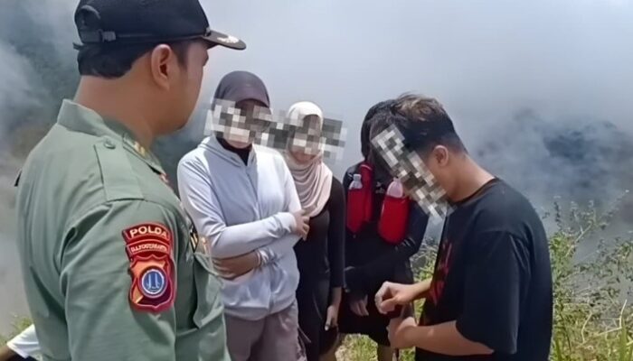 **Dear Traveler, Bukit Kukusan yang Viral itu Bukan Tempat Wisata!**