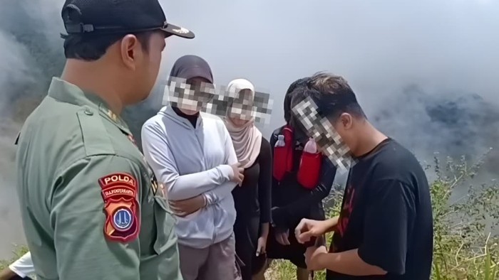 **Dear Traveler, Bukit Kukusan yang Viral itu Bukan Tempat Wisata!**